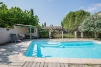 La piscine du gîte et chambres d'hôtes La Cour de l'Olivier en Sud Ardèche